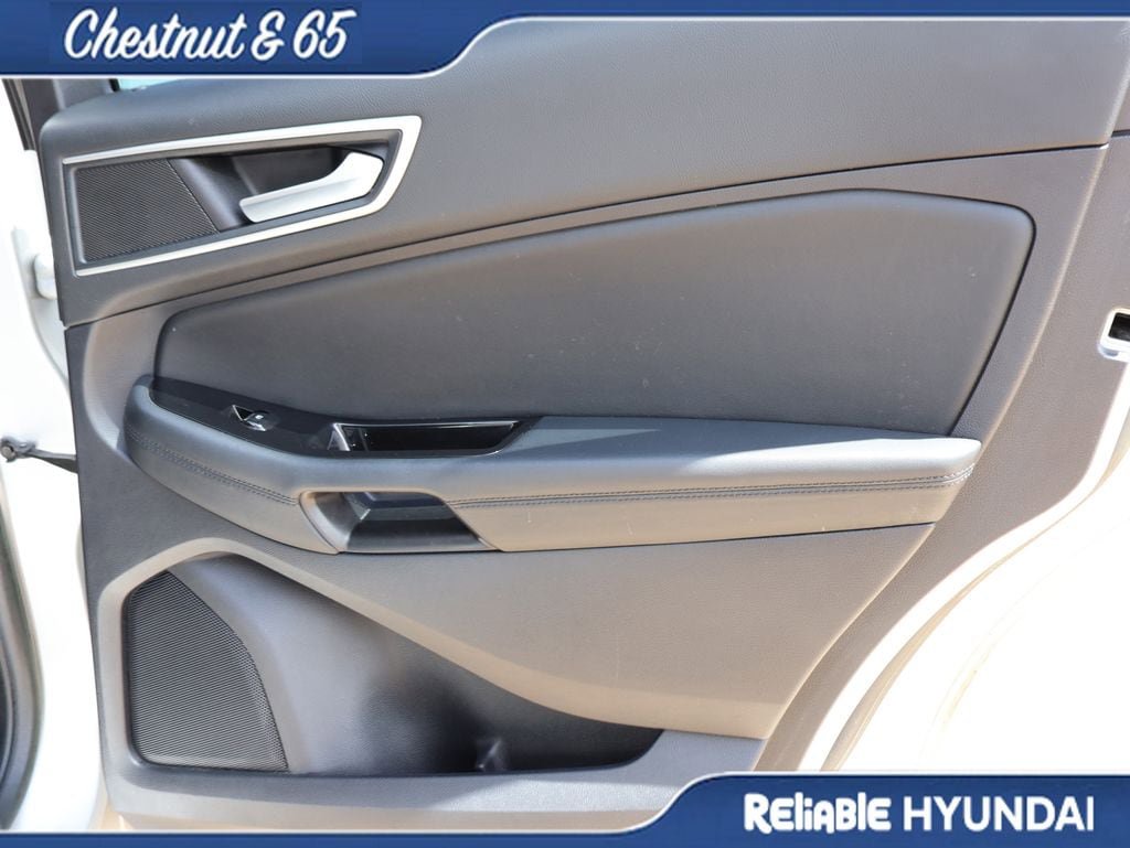 Used 2019 Ford Edge SEL w/ Equipment Group 201A FWD image 11