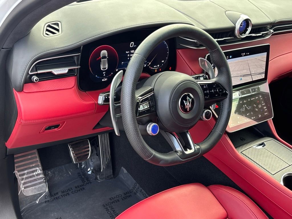 Used 2024 Maserati Grecale Trofeo image 11