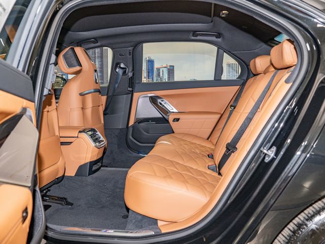 Used 2026 BMW 740i xDrive image 22