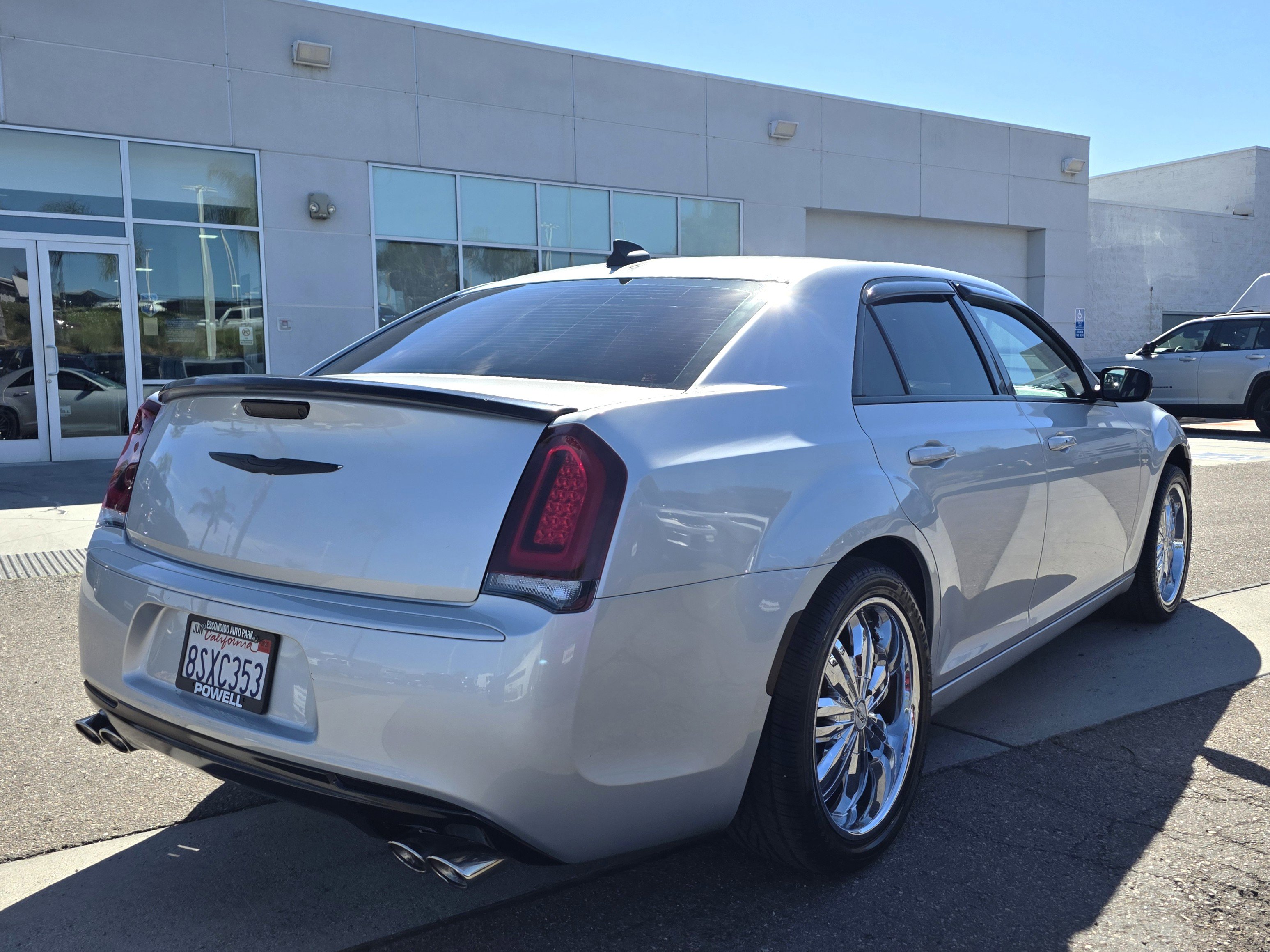Used 2019 Chrysler 300 Touring w/ Sport Appearance Package image 5