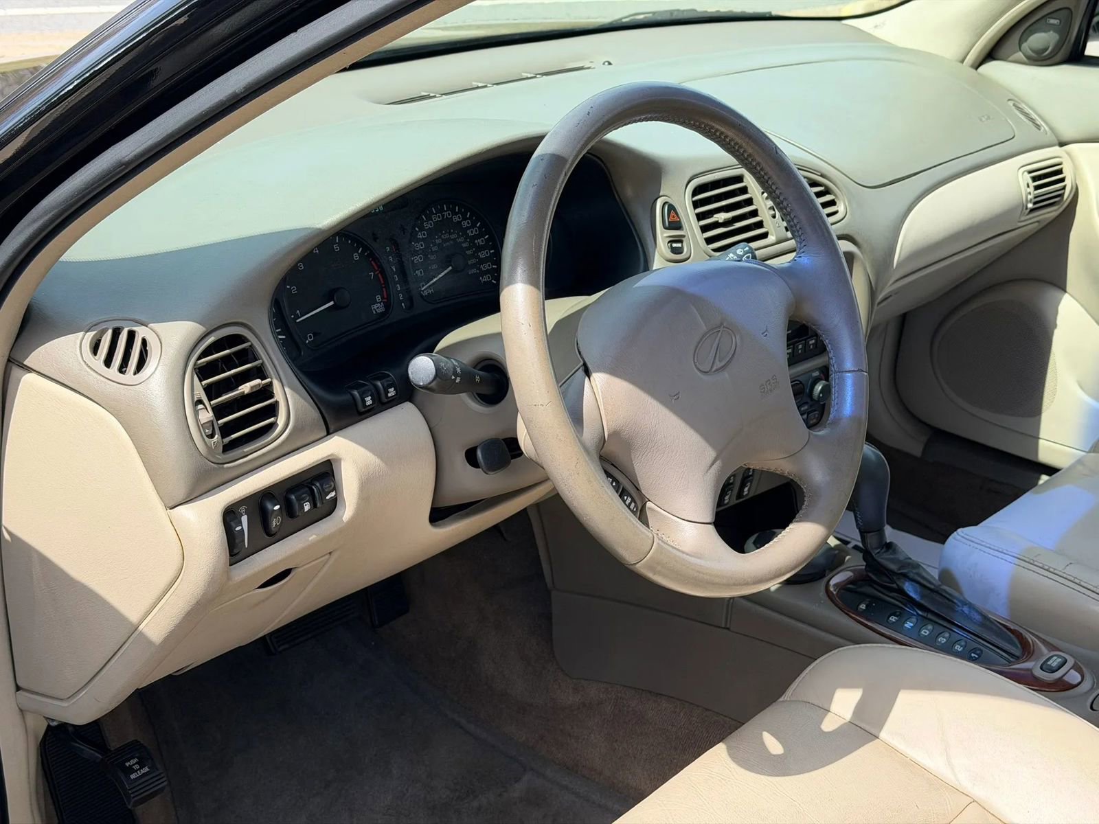 Used 2000 Oldsmobile Intrigue GLS image 26