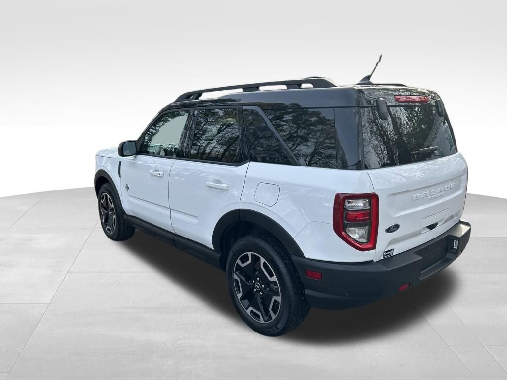 Used 2023 Ford Bronco Sport Outer Banks w/ Tech Package AWD/4WD image 3
