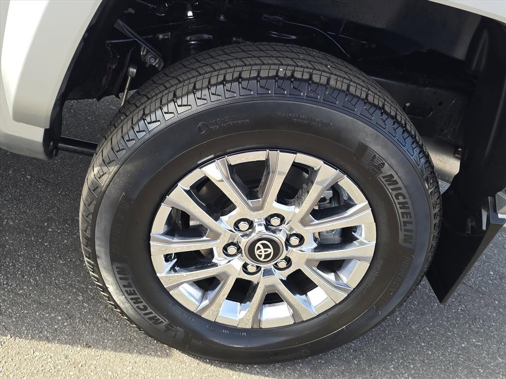 Used 2025 Toyota Tacoma Limited image 11