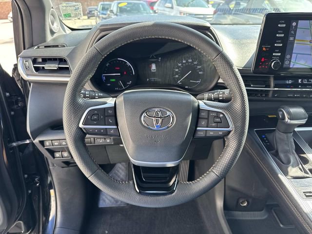 Used 2023 Toyota Sienna XLE Woodland Edition AWD/4WD image 21