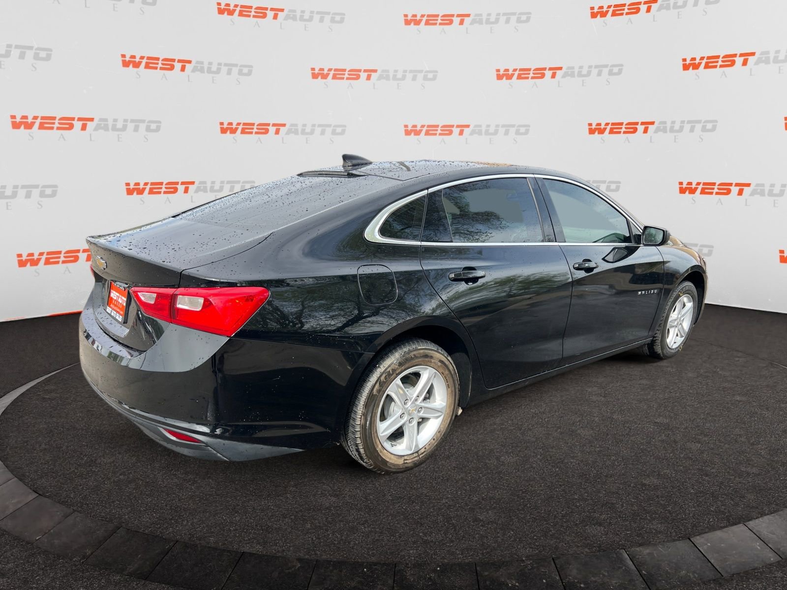 Used 2022 Chevrolet Malibu LS FWD image 5