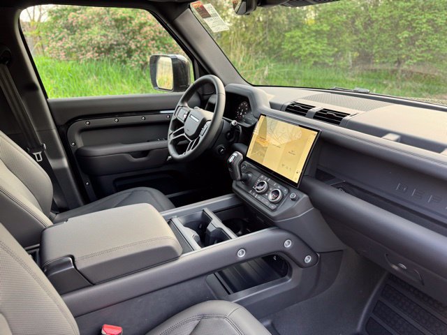 New 2026 Land Rover Defender 110 X-Dynamic SE AWD/4WD image 19