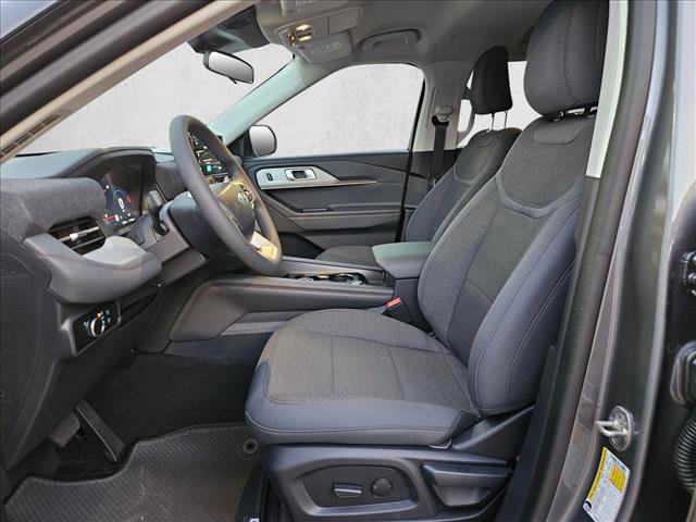 New 2026 Ford Explorer Active RWD image 4