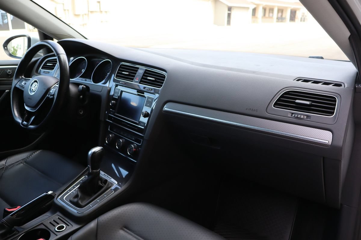 Used 2018 Volkswagen Golf Alltrack S AWD/4WD image 17