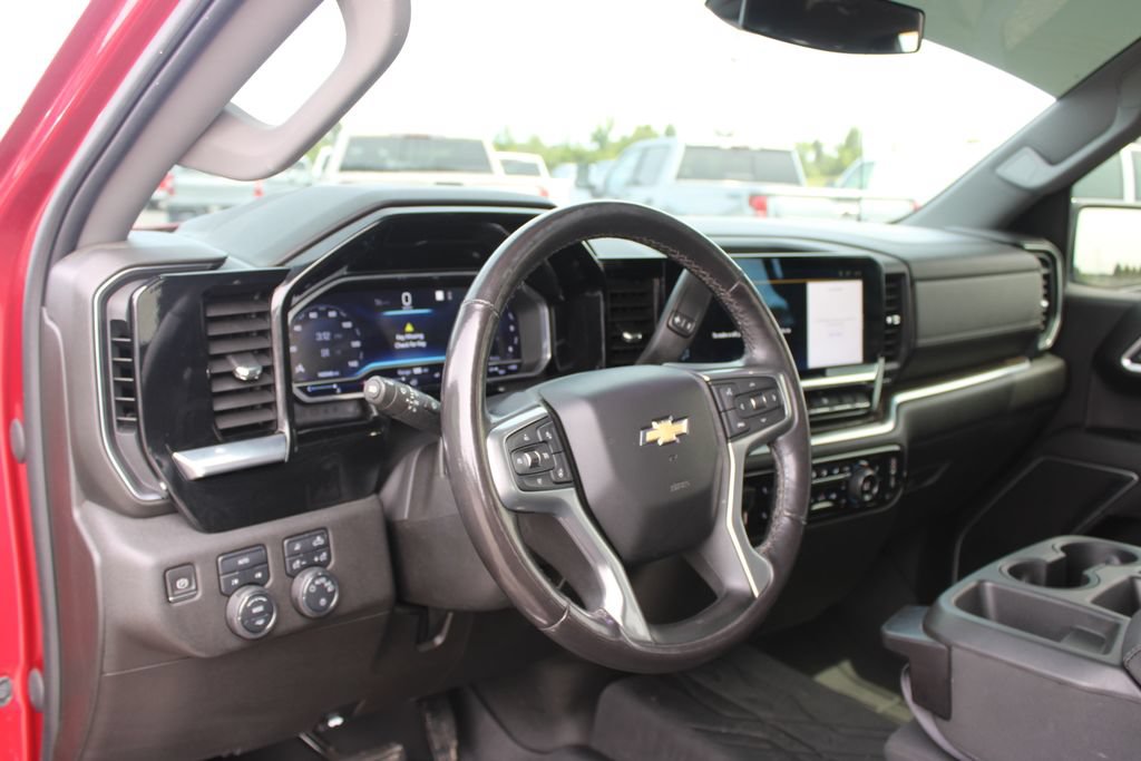 Used 2022 Chevrolet Silverado 1500 LT w/ Safety Package AWD/4WD image 25