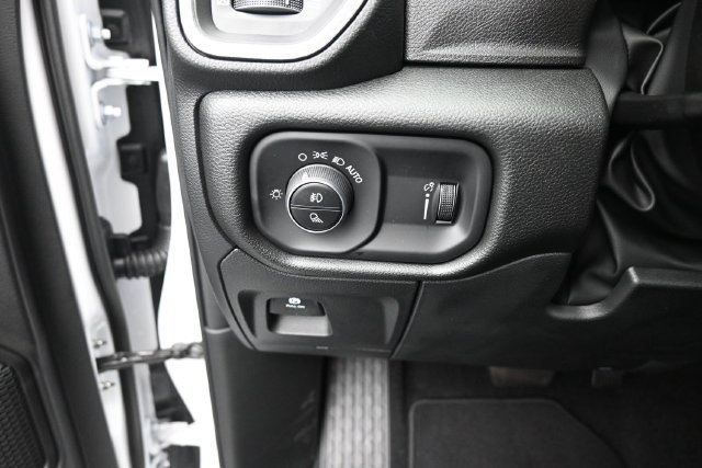 New 2027 RAM 1500 Express AWD/4WD image 16