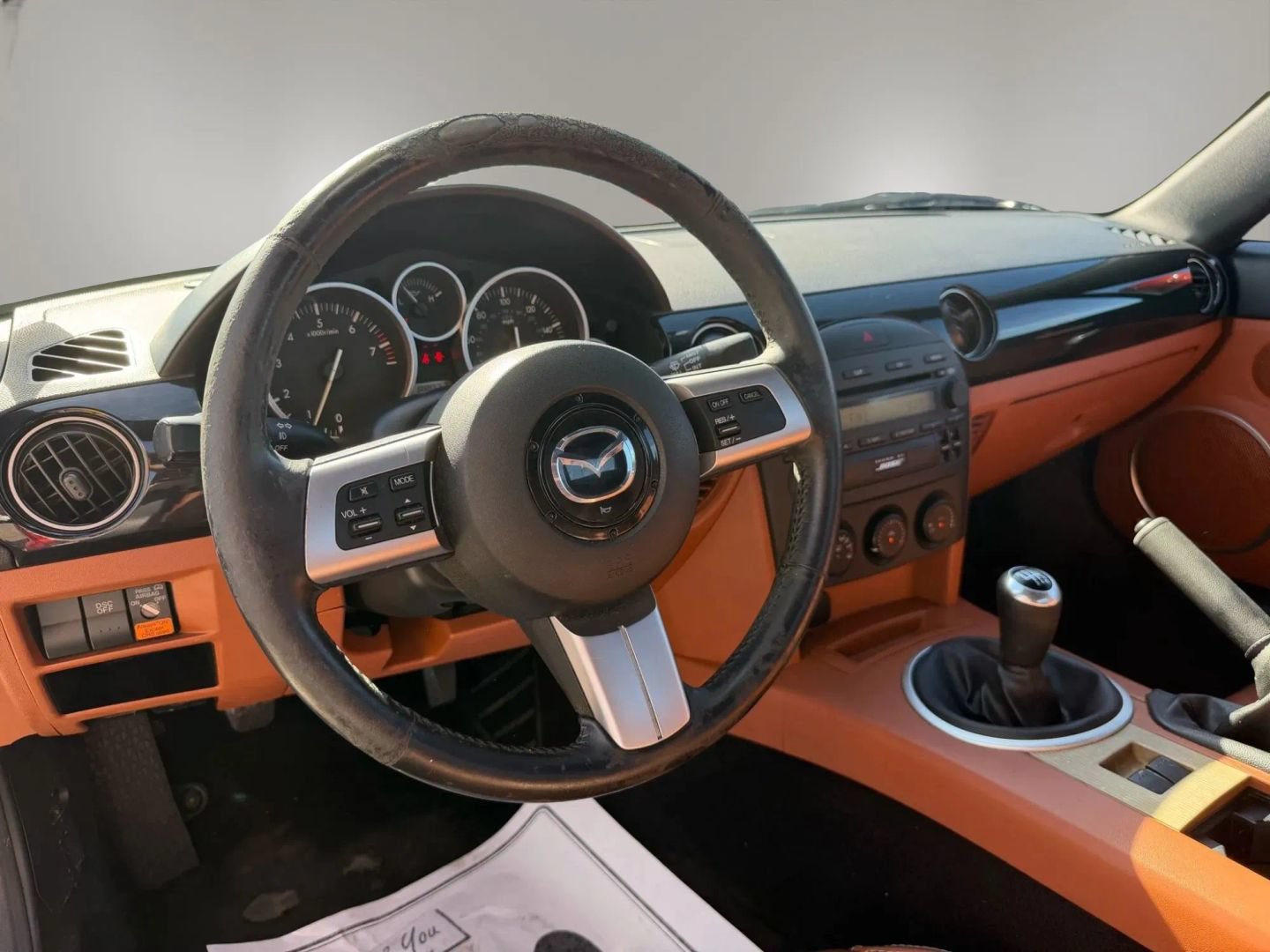 Used 2006 MAZDA MX-5 Miata Grand Touring RWD image 11