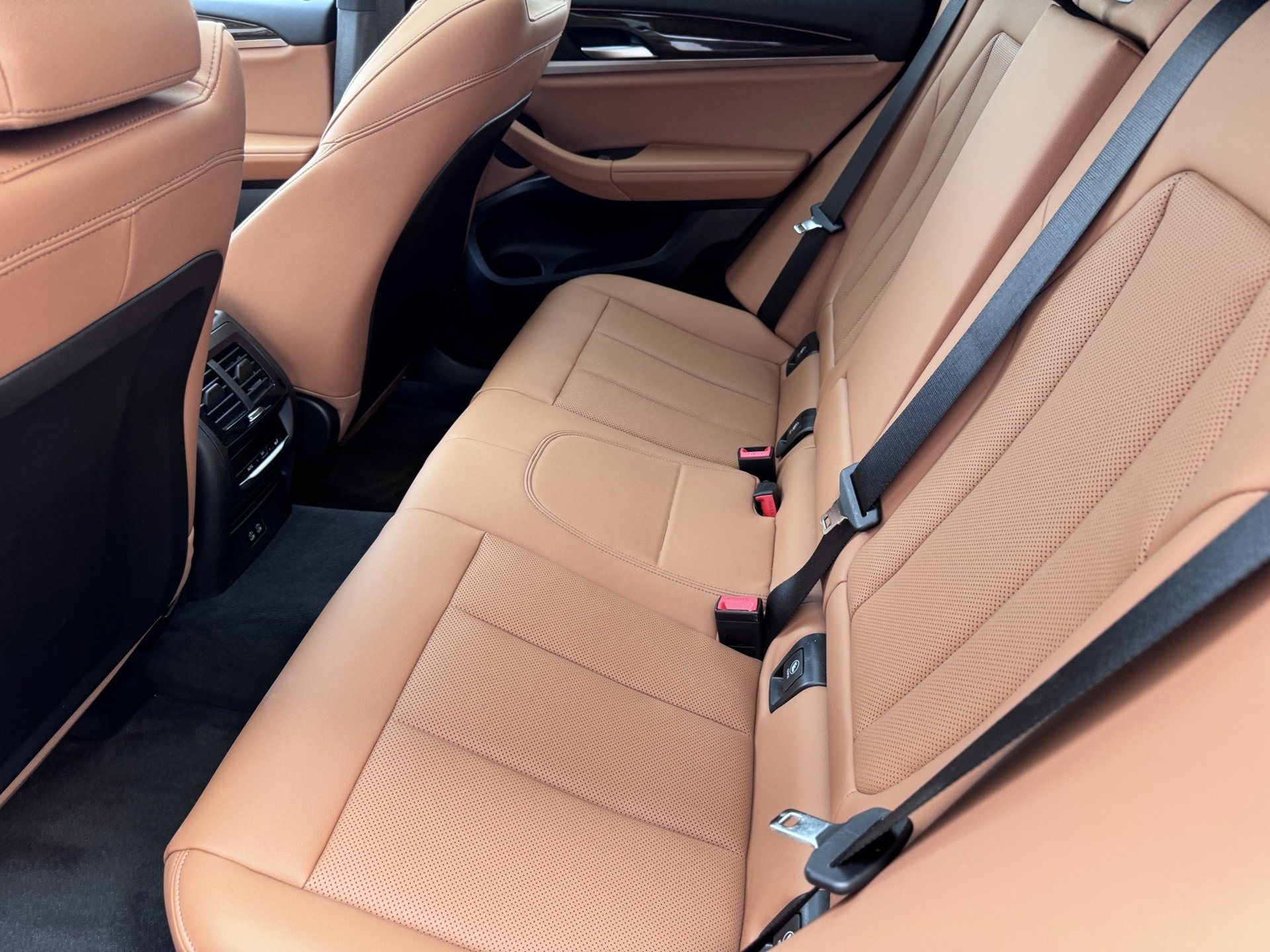 Used 2023 BMW X4 xDrive30i image 16