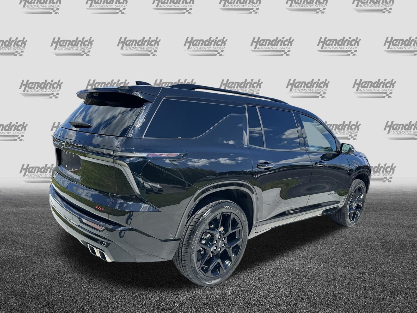 Used 2025 Chevrolet Traverse RS FWD image 10