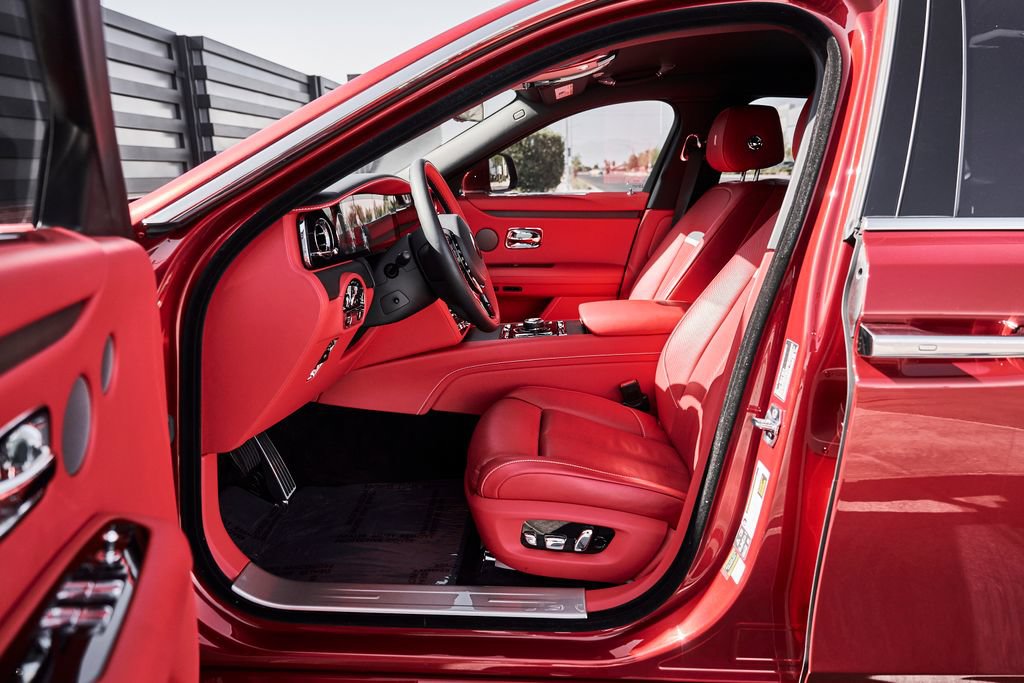 Used 2024 Rolls-Royce Ghost AWD/4WD image 32