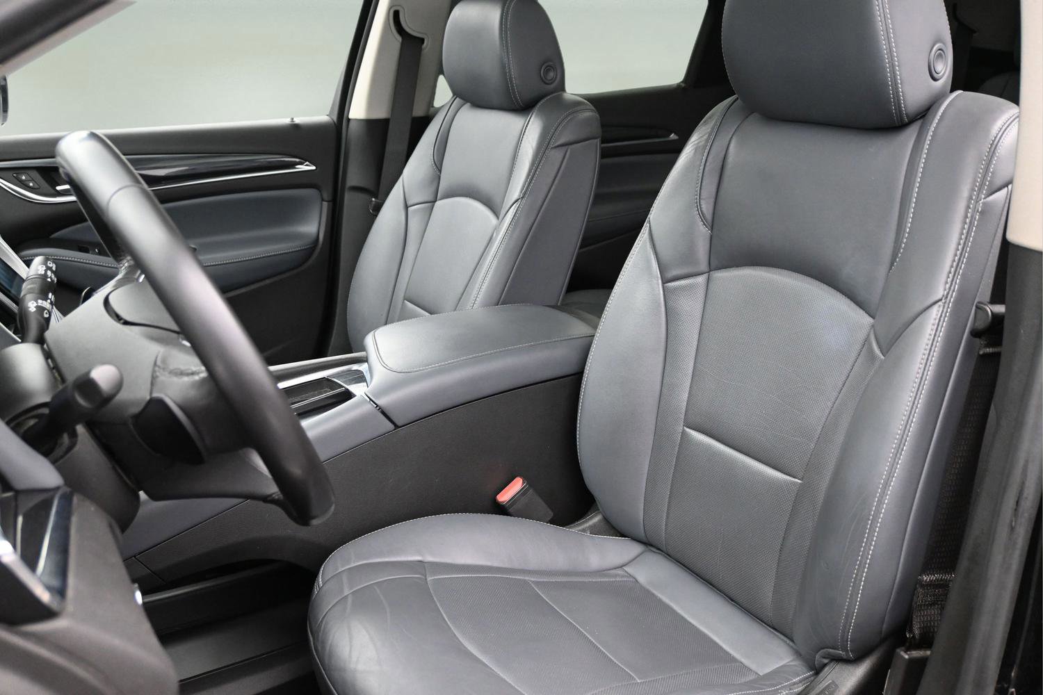 Used 2021 Buick Enclave Essence w/ Sun And Navigation Package image 9