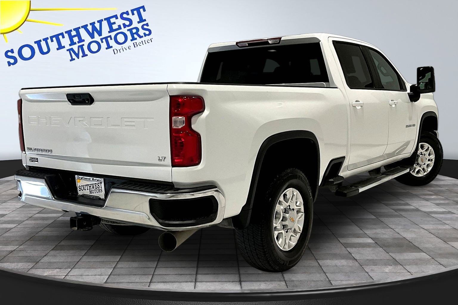 Used 2025 Chevrolet Silverado 2500 LT AWD/4WD image 7