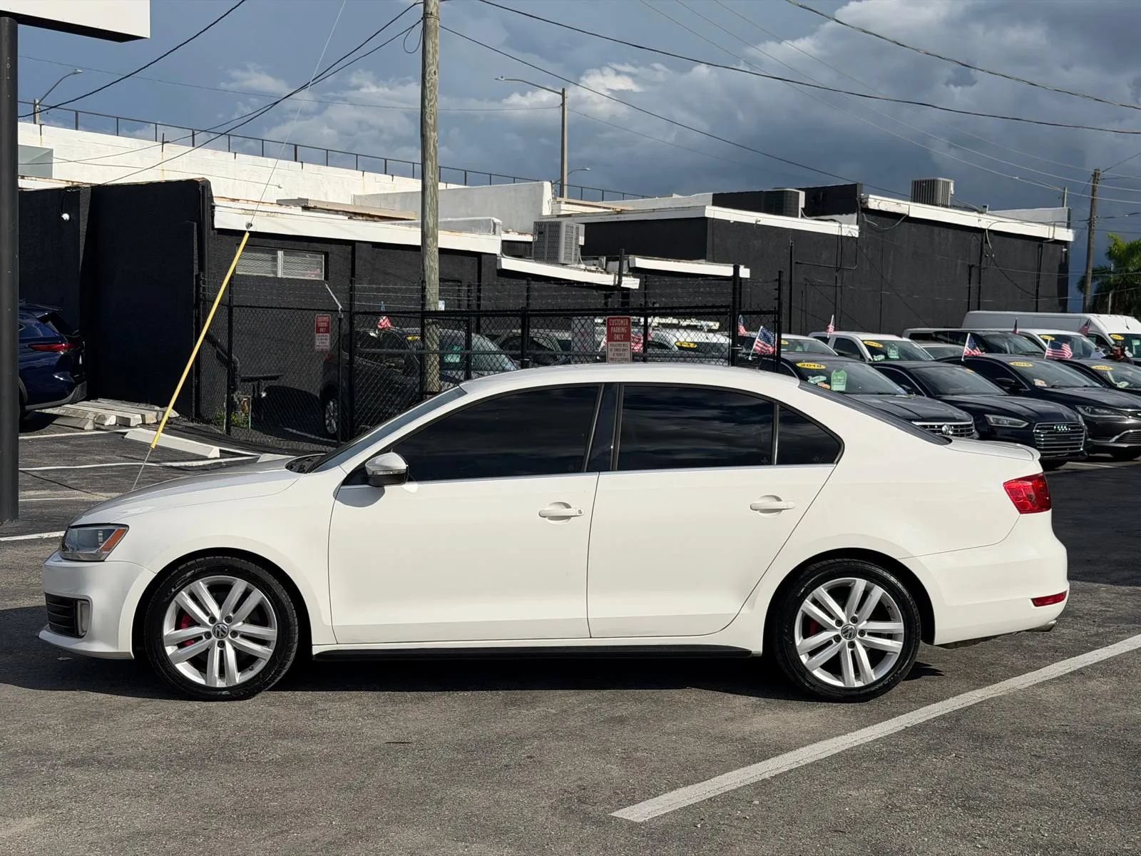 Used 2012 Volkswagen Jetta GLI FWD image 8