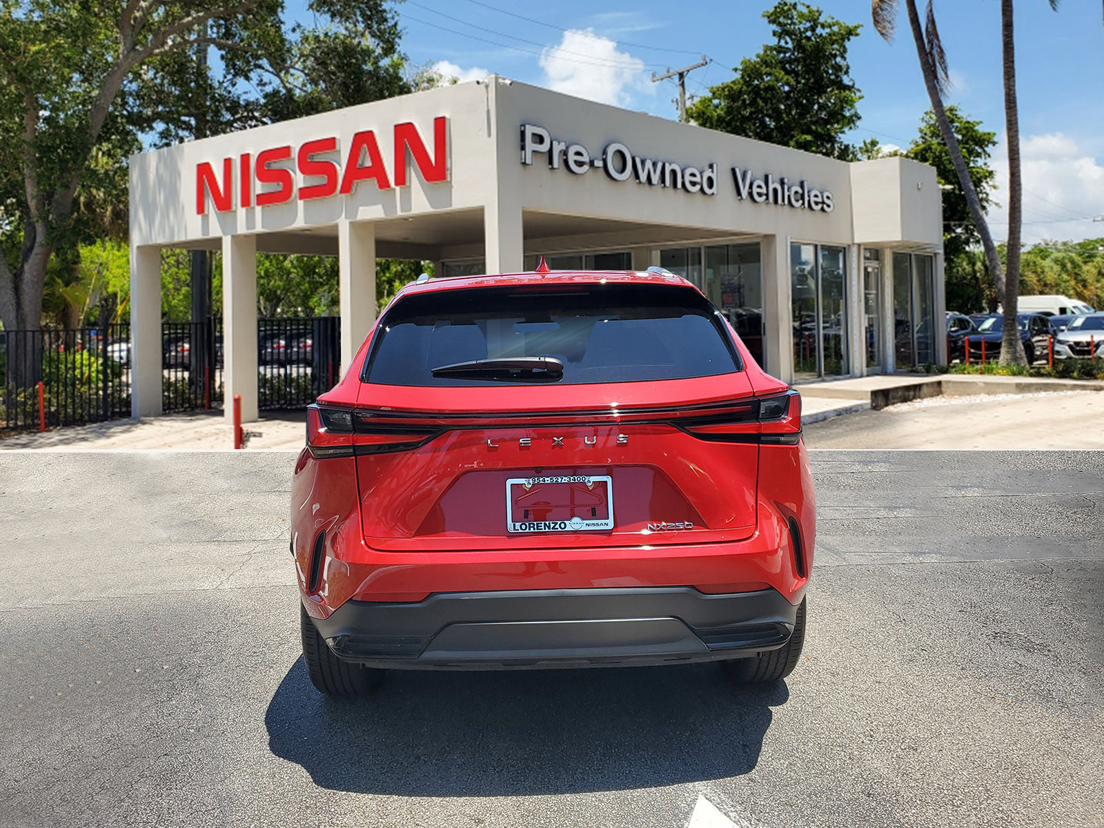 Used 2024 Lexus NX 250 FWD w/ Towing Package (2000 Lbs) image 5