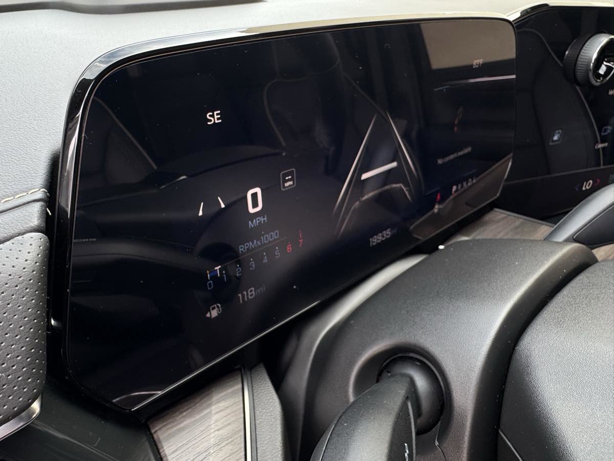 Used 2025 Chevrolet Suburban Premier image 31