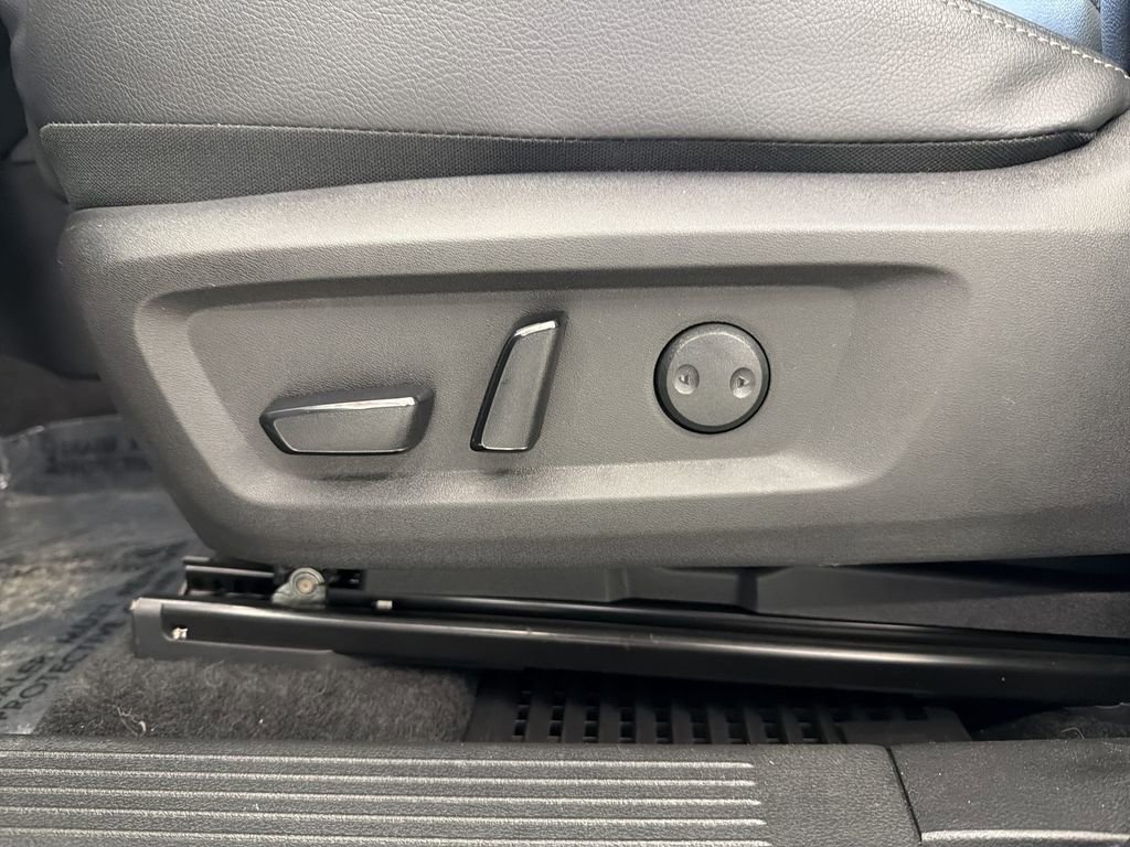 Certified 2025 Nissan Rogue SL w/ Tech Package AWD/4WD image 22
