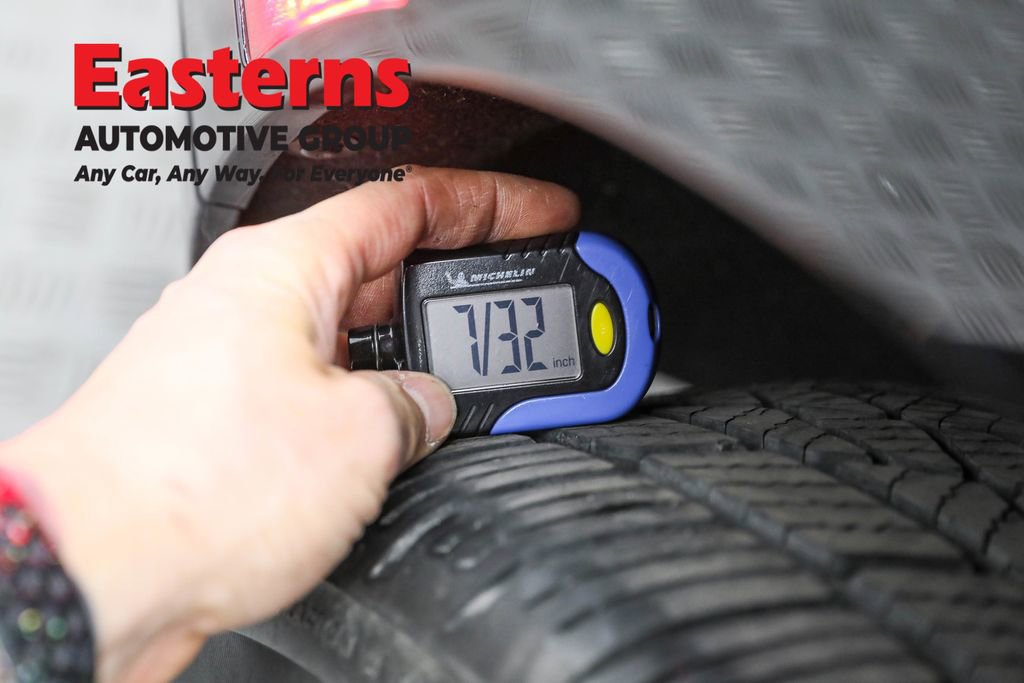 Used 2023 Buick Envision Essence w/ Sport Touring Package image 31