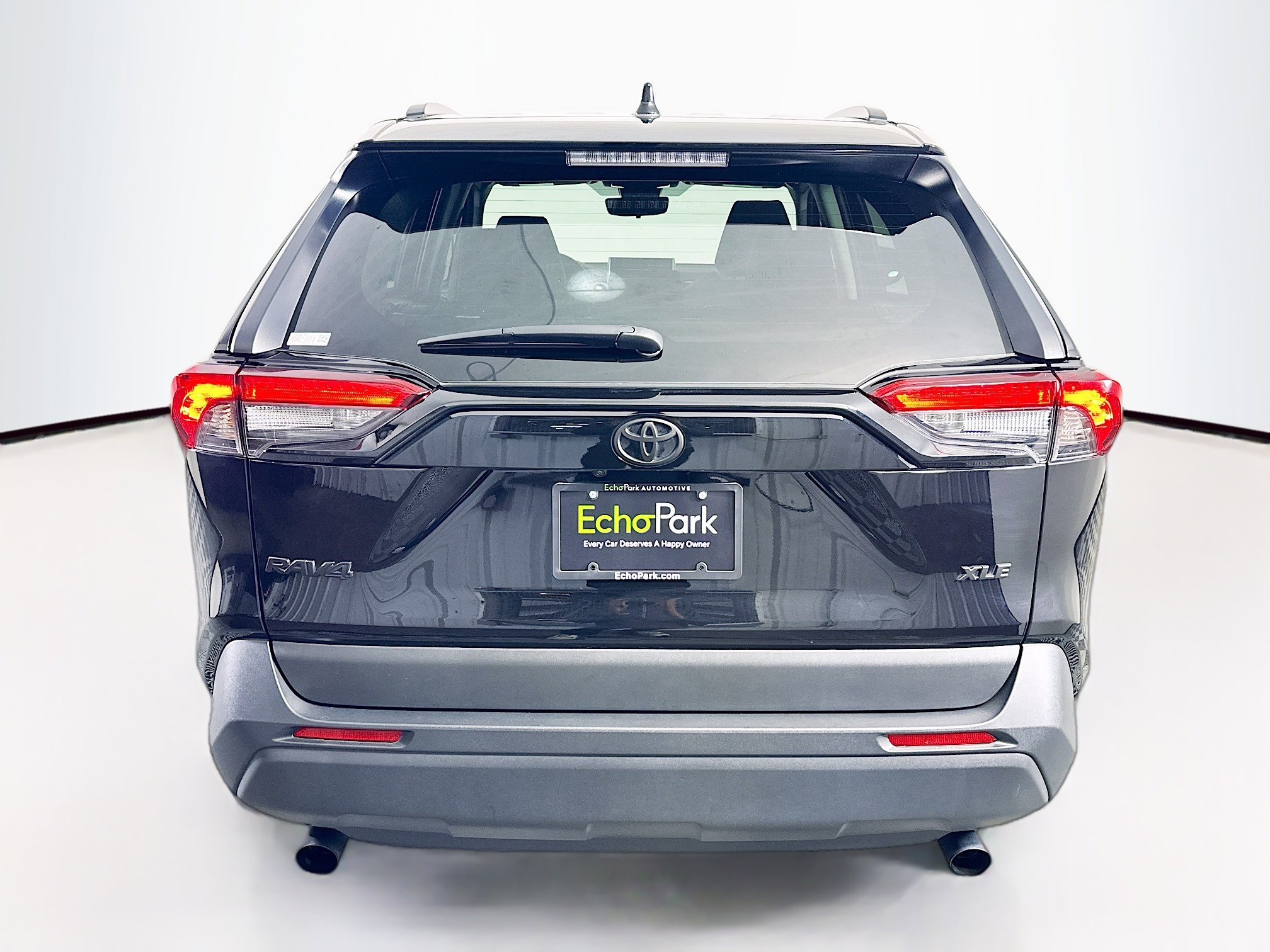 Used 2025 Toyota RAV4 XLE image 7