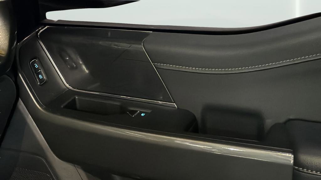 Used 2022 Ford F150 XLT w/ Equipment Group 302A High image 17