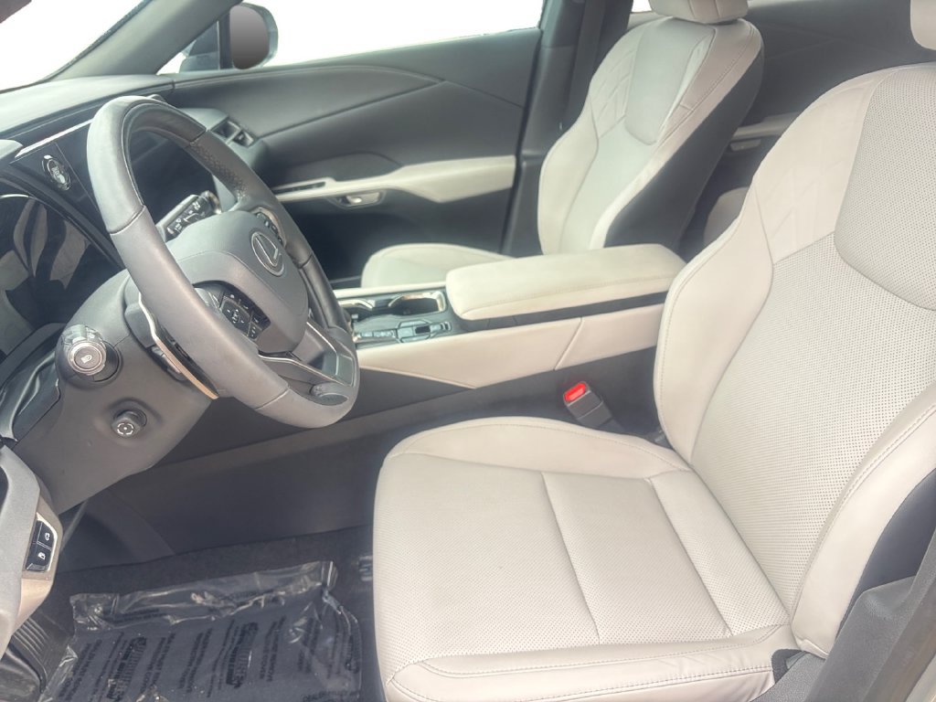 Used 2024 Lexus RX 350 Premium w/ Accessory Package (Z1) FWD image 11