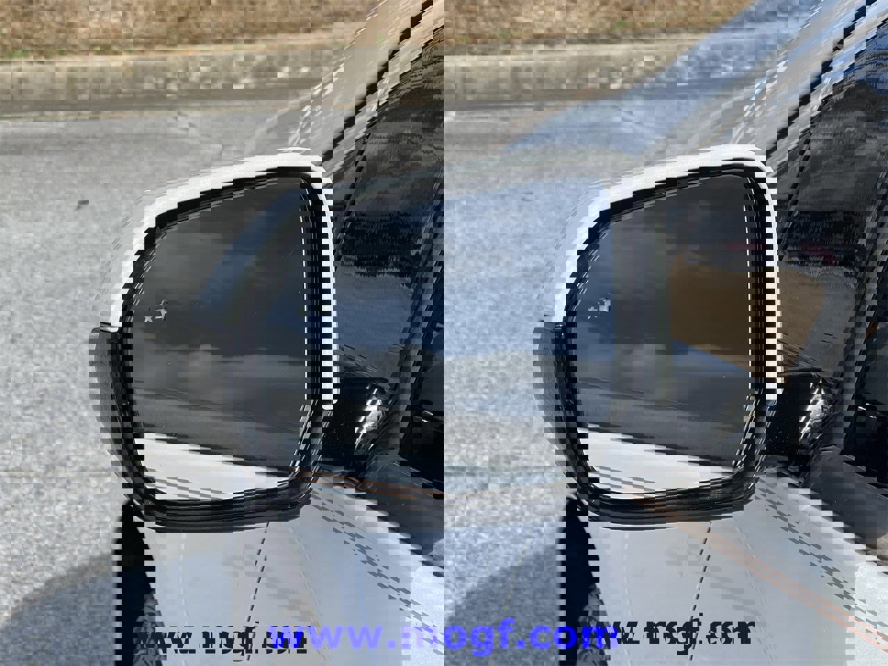 Used 2018 Chevrolet Volt Premier w/ Driver Confidence Package image 27