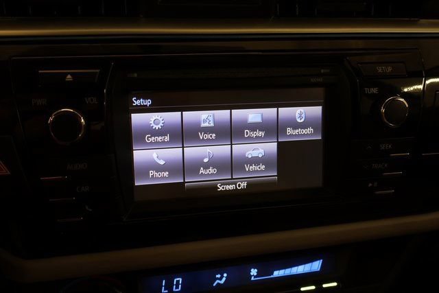 Used 2015 Toyota Corolla LE FWD image 21