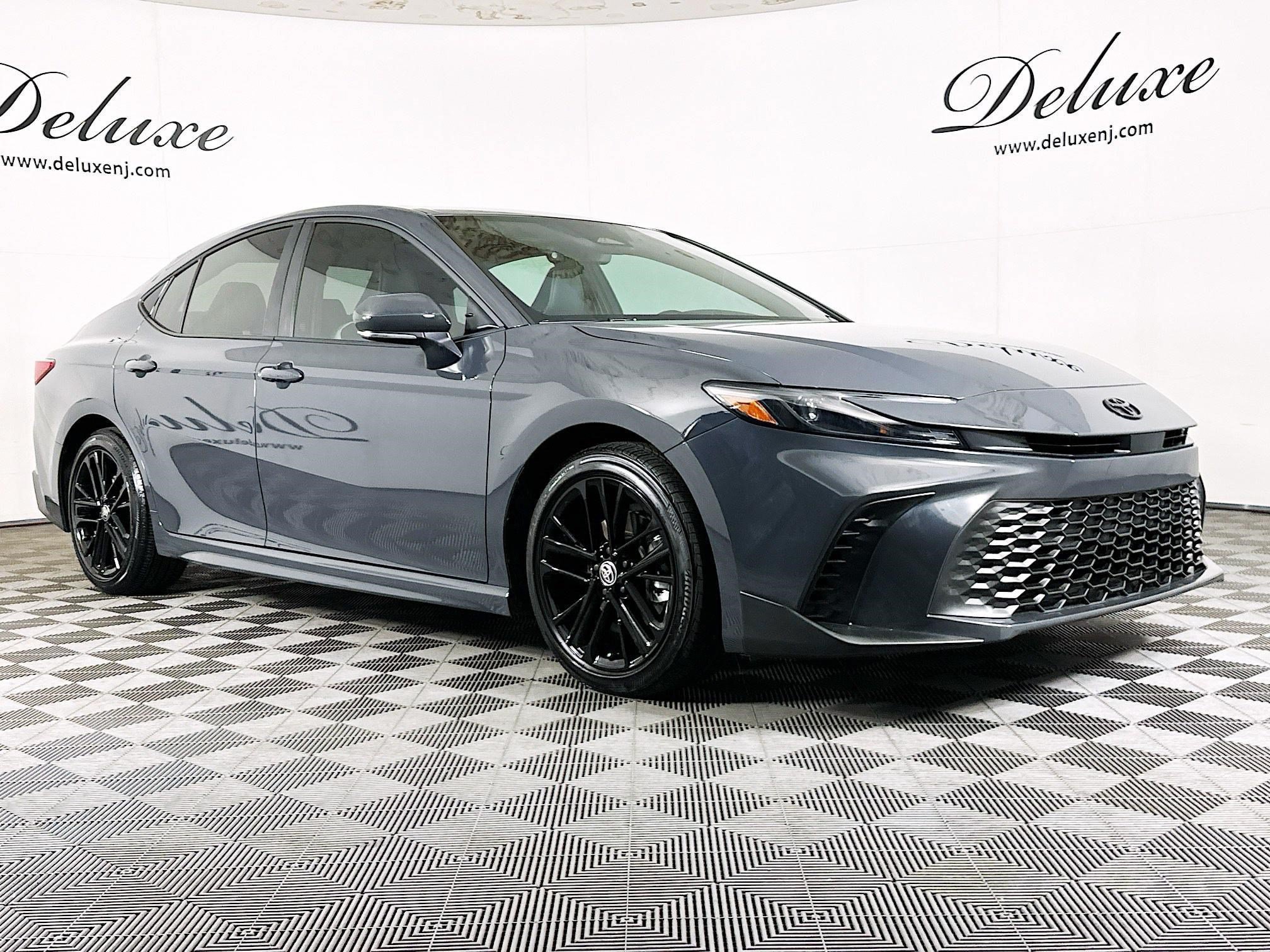 Used 2025 Toyota Camry SE w/ Multimedia Upgrade Package