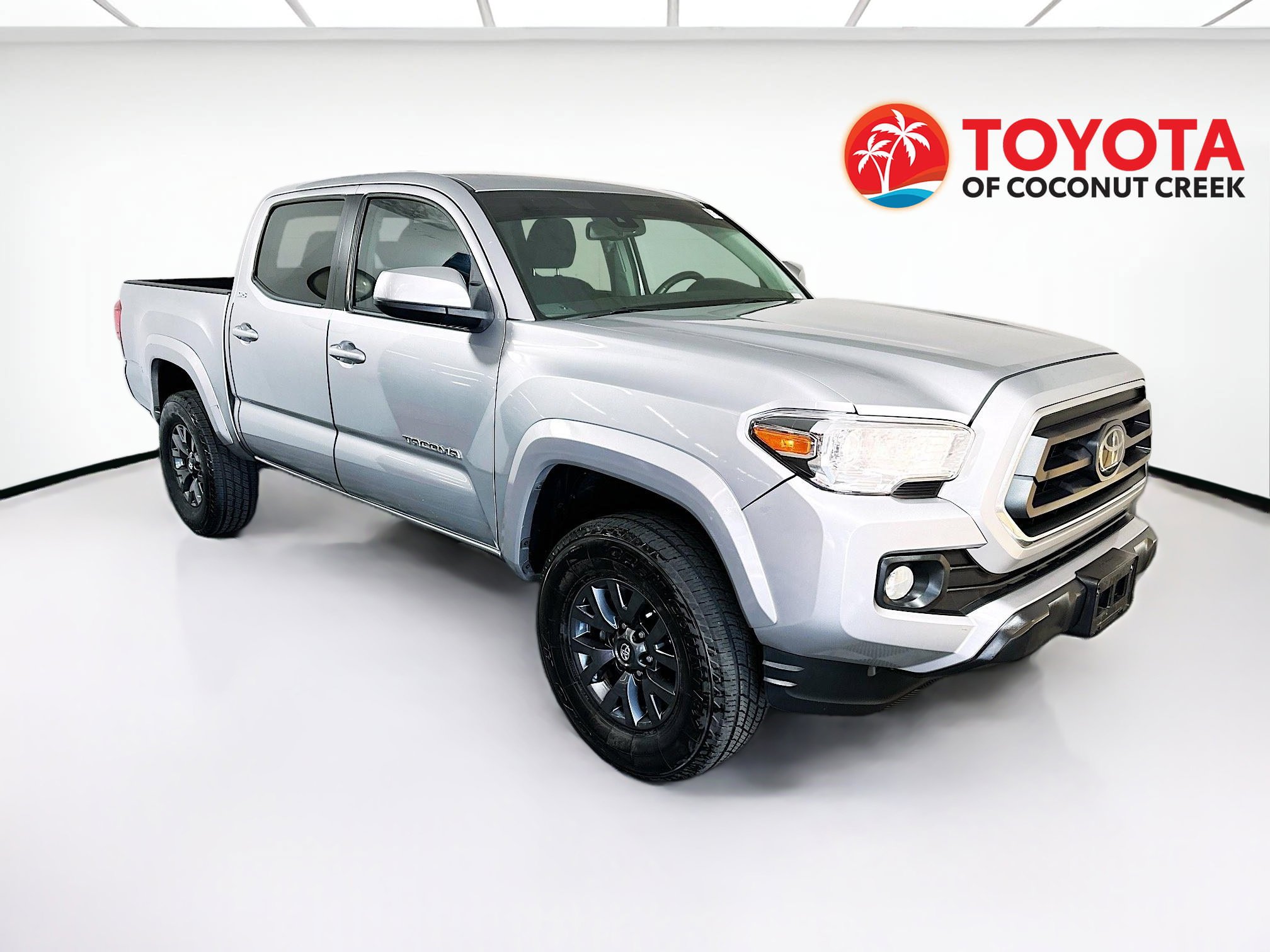 Used 2021 Toyota Tacoma SR5 RWD image 1