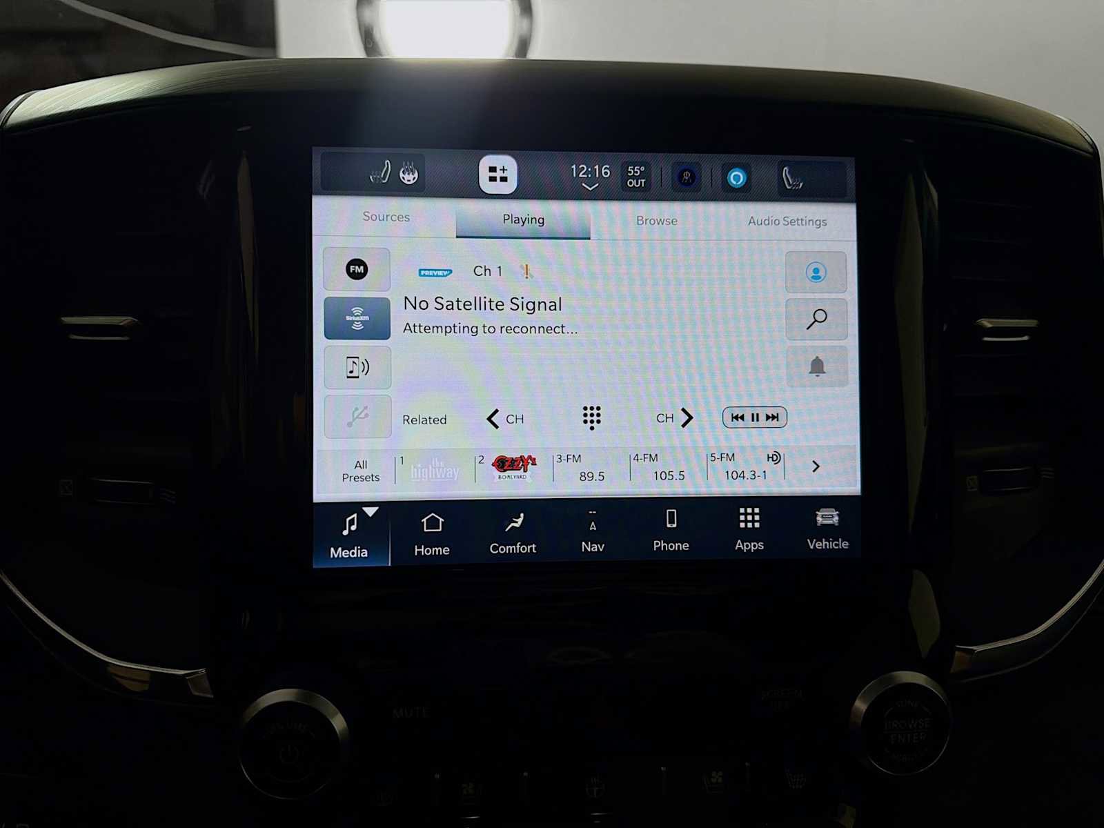 Used 2024 RAM 1500 Laramie RWD image 13