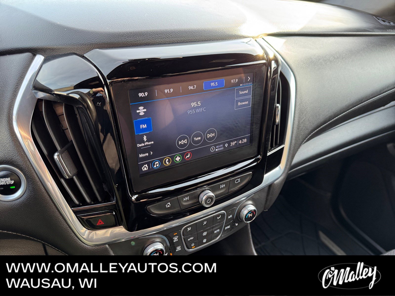 Used 2022 Chevrolet Traverse LT image 20