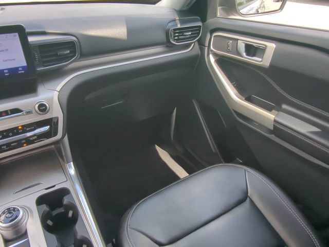 Certified 2022 Ford Explorer XLT w/ Equipment Group 202A RWD image 17