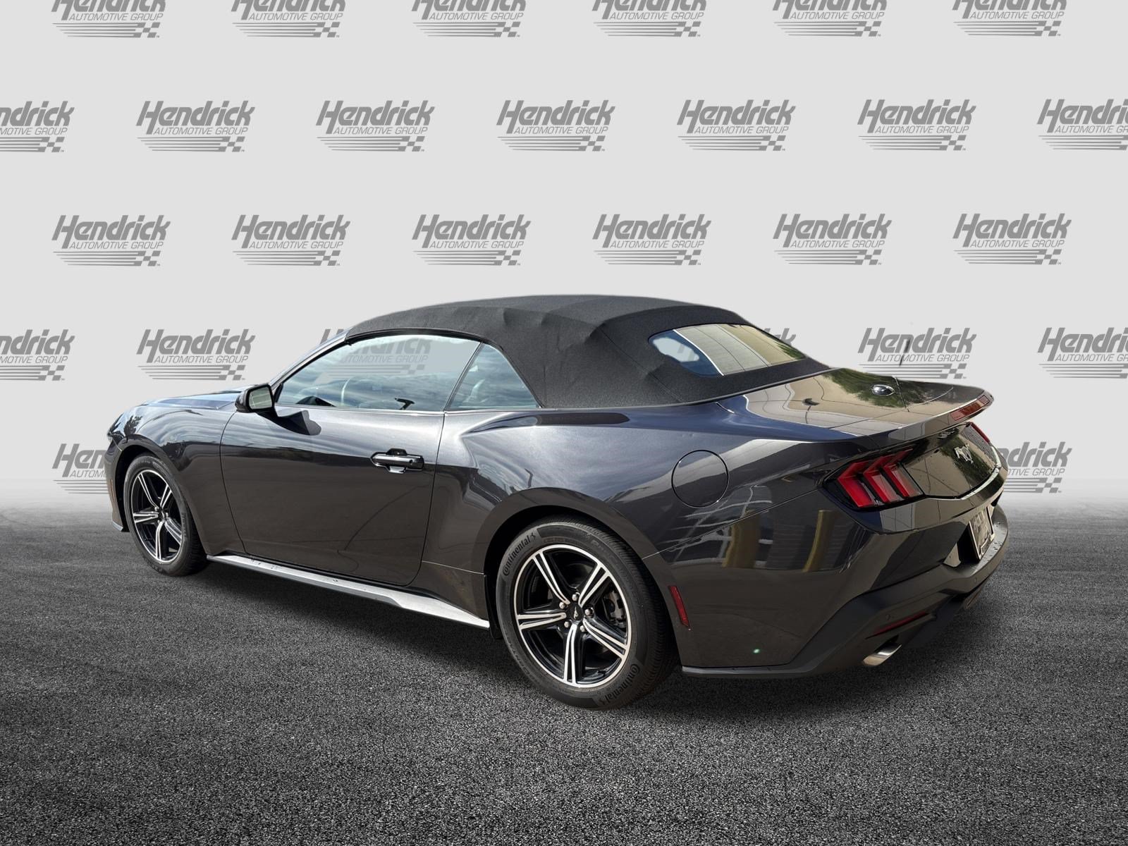 Used 2024 Ford Mustang Convertible RWD image 8