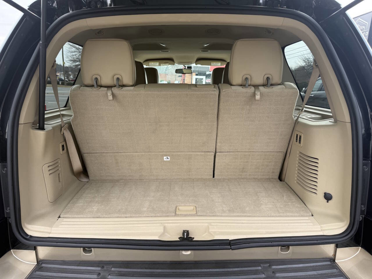 Used 2012 Ford Expedition XLT image 13