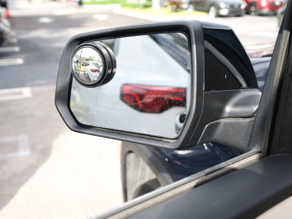 Used 2023 Chevrolet Traverse LS FWD image 8