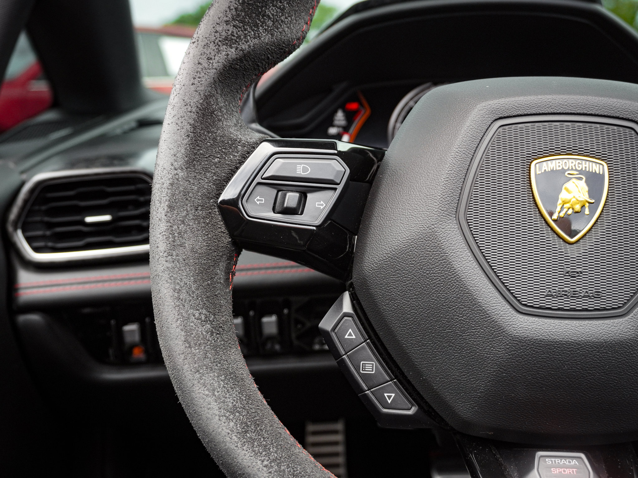 Used 2022 Lamborghini Huracan EVO AWD/4WD image 21