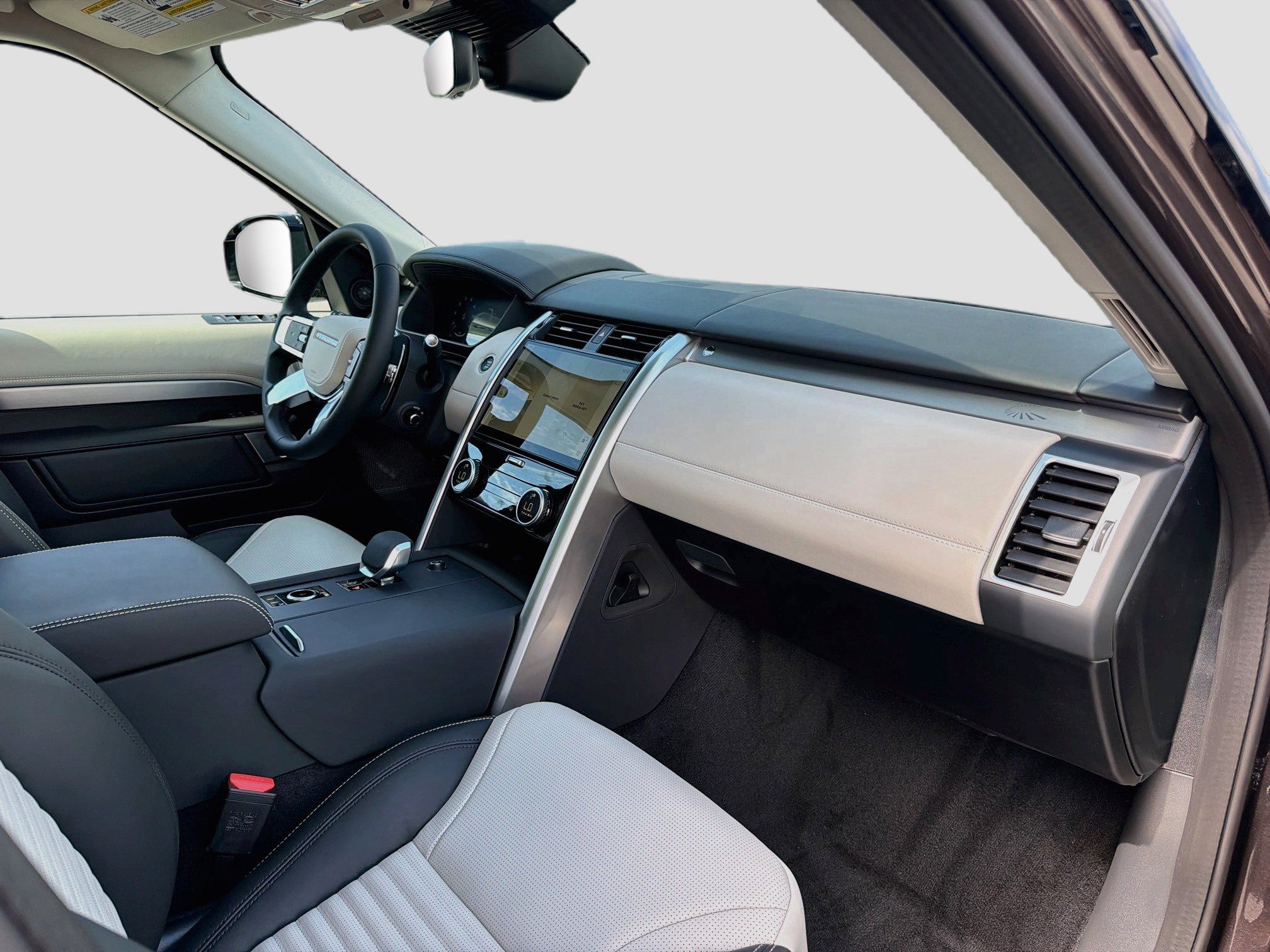 New 2026 Land Rover Discovery Limited Edition AWD/4WD image 15