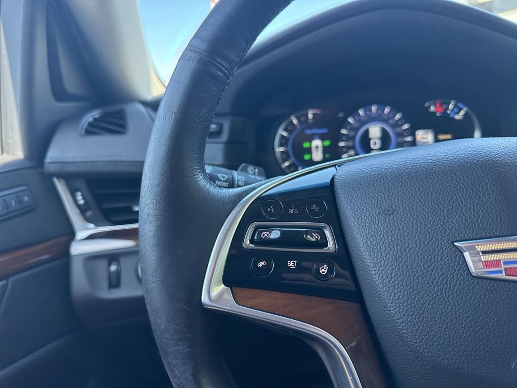 Used 2018 Cadillac Escalade Premium Luxury AWD/4WD image 19