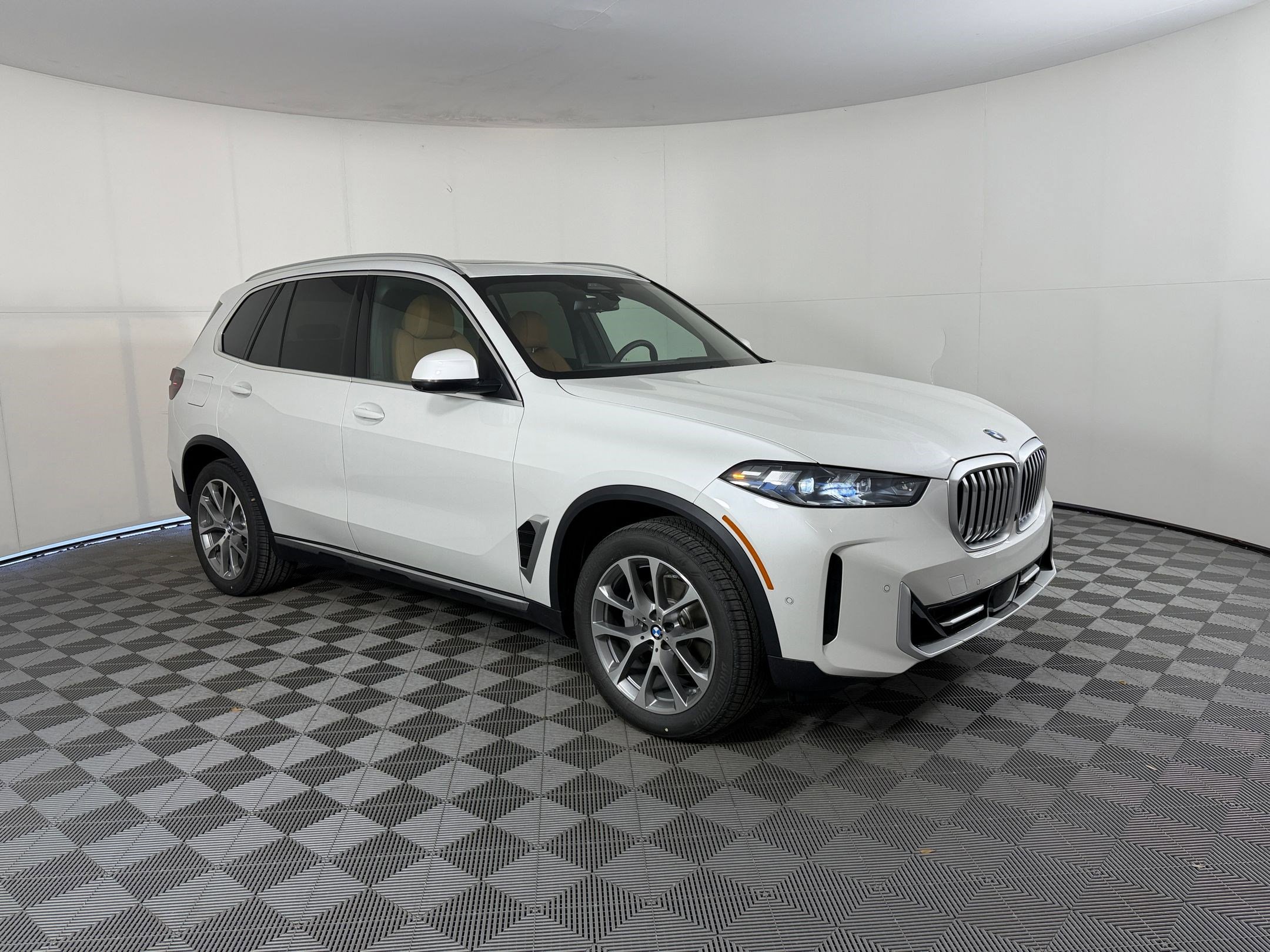 New 2026 BMW X5 sDrive40i w/ Premium Package RWD image 7