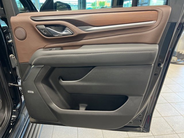 Used 2021 GMC Yukon XL Denali w/ Denali Premium Package image 15