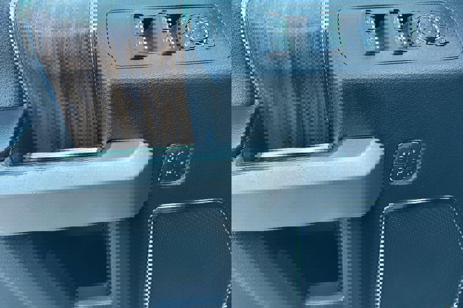 Used 2020 Ford F150 Lariat image 12