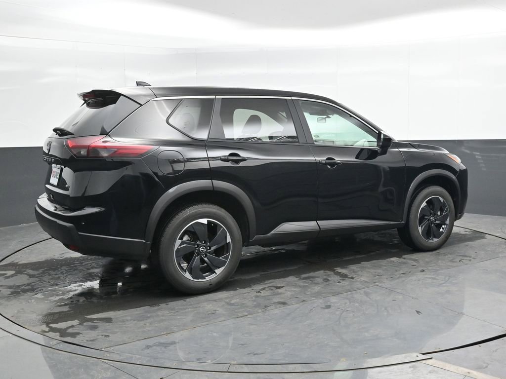 Used 2025 Nissan Rogue SV AWD/4WD image 4
