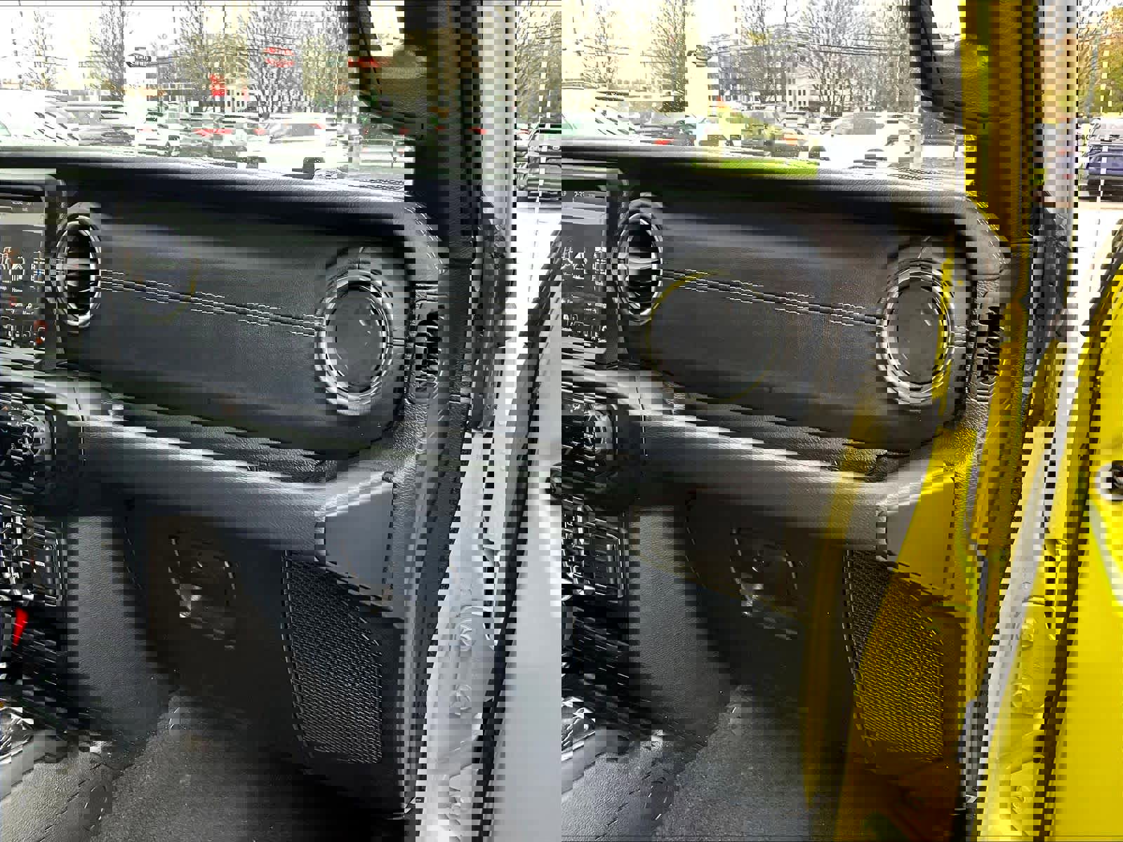 Used 2022 Jeep Wrangler Unlimited Sahara image 13