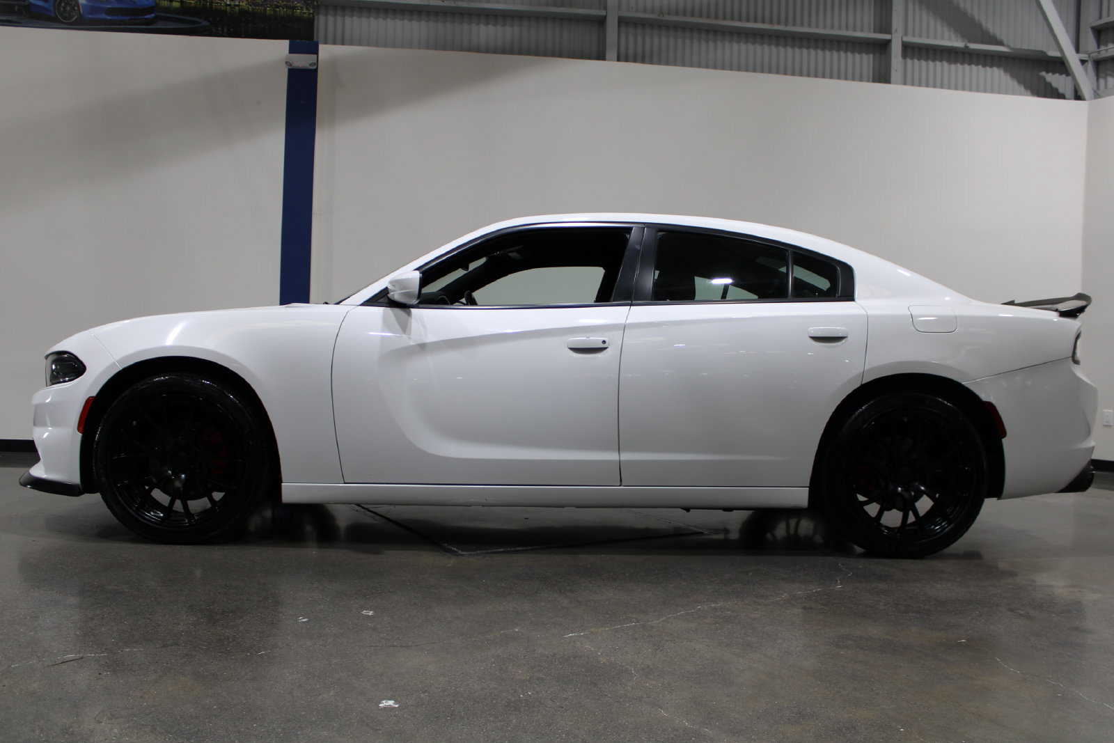 Used 2022 Dodge Charger SXT RWD image 8