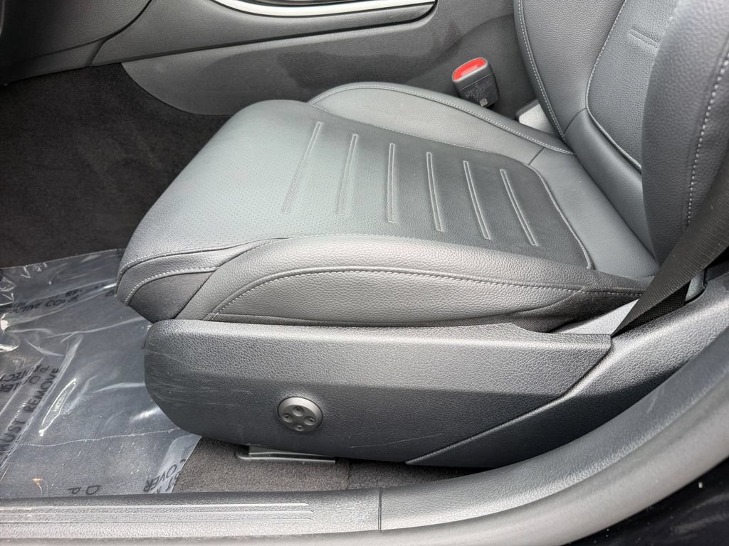 Used 2024 Mercedes-Benz C 300 4MATIC Sedan image 17