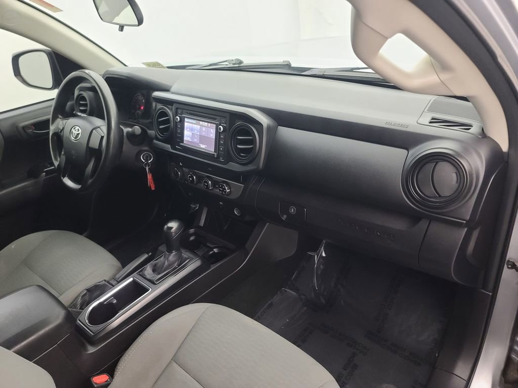 Used 2016 Toyota Tacoma SR image 15