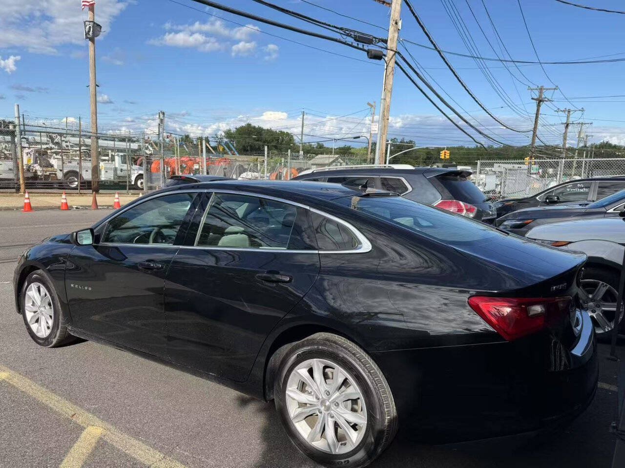 Used 2025 Chevrolet Malibu LT FWD image 4